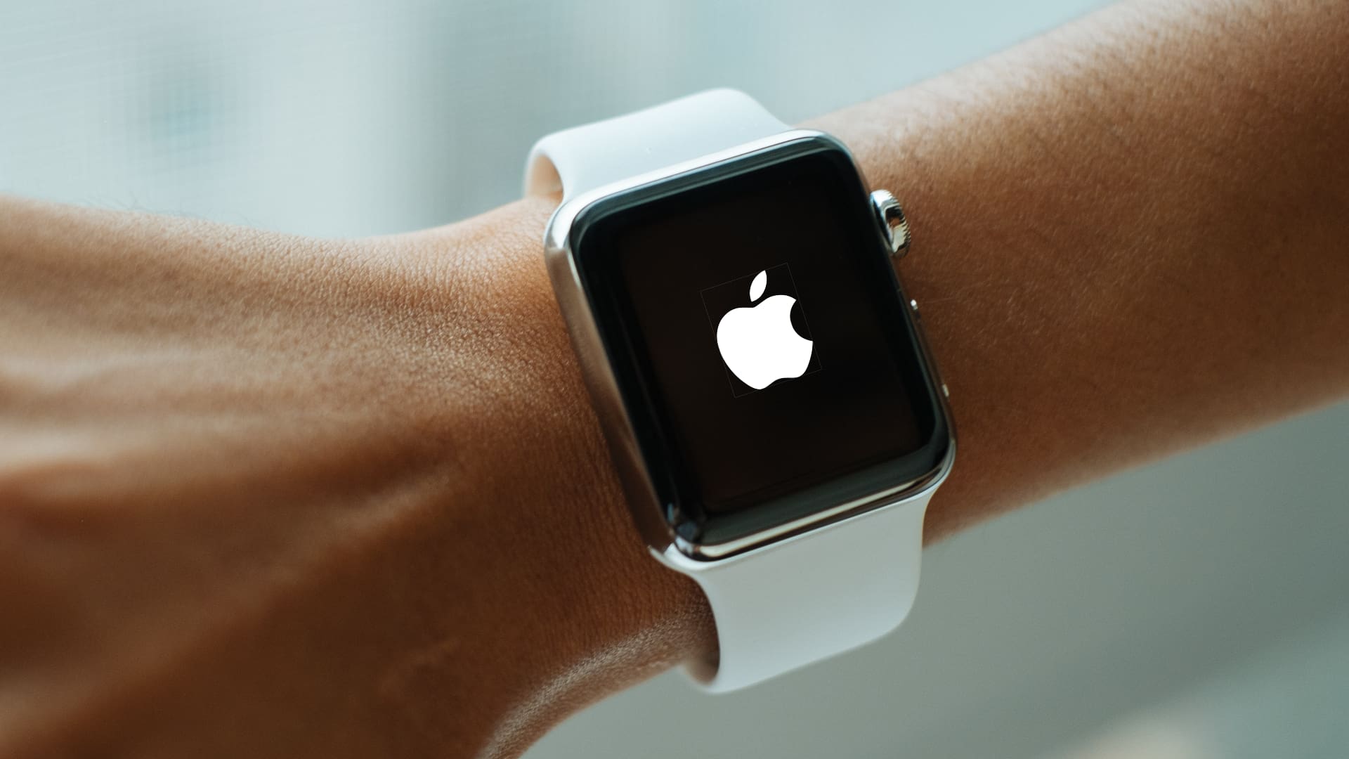 Apple Watch stuck on Apple logo